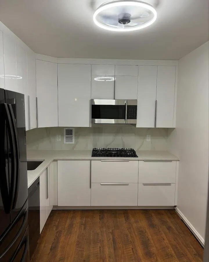 Renovated kitchen with quartz countertops in Union City